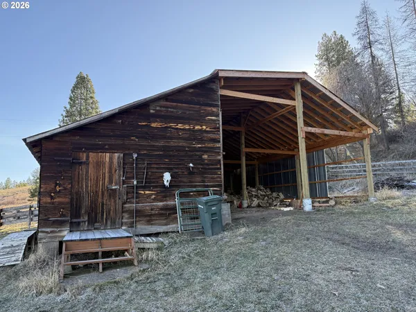 $879,000 | 70677 Follett Road, Elgin, OR 97827