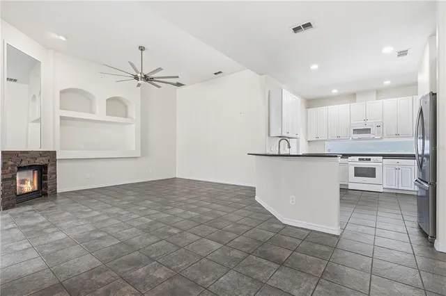 $3,800 | 7613 Torino Court, Orlando, FL 32835