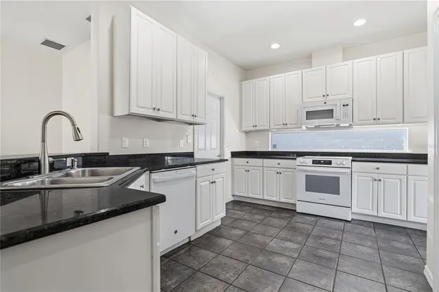 $3,800 | 7613 Torino Court, Orlando, FL 32835