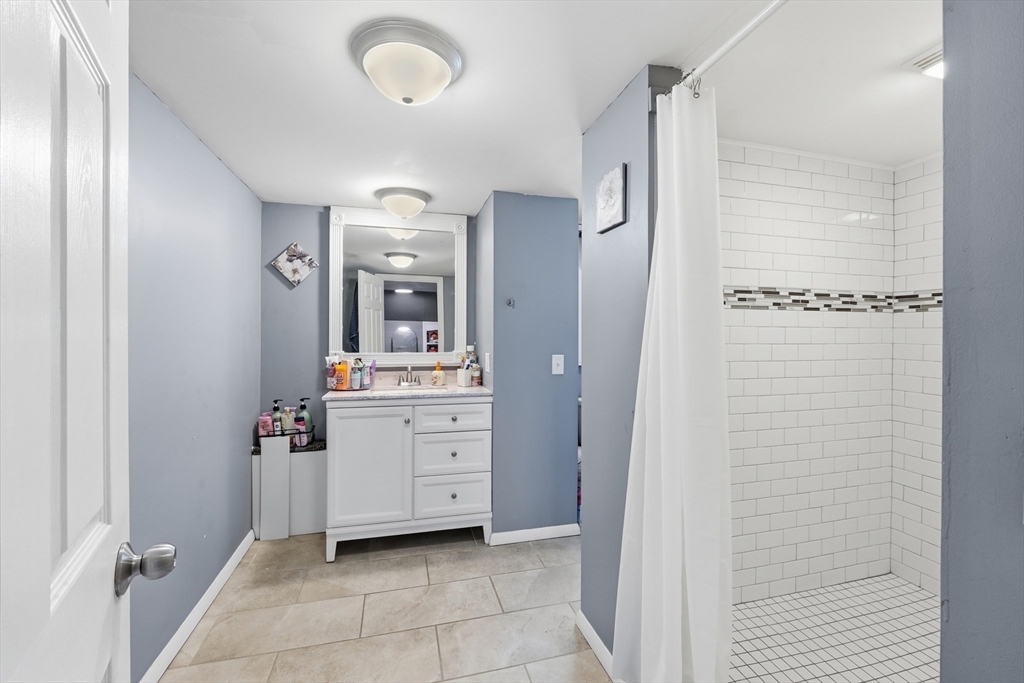 42 Volkmar Road Worcester, MA 01606 - Photo 24 of 33