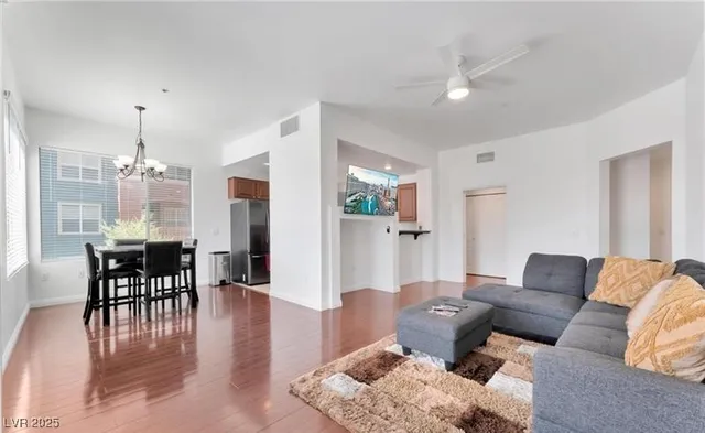 $1,695 | 47 East Agate Avenue, Unit 303, Las Vegas, NV 89123