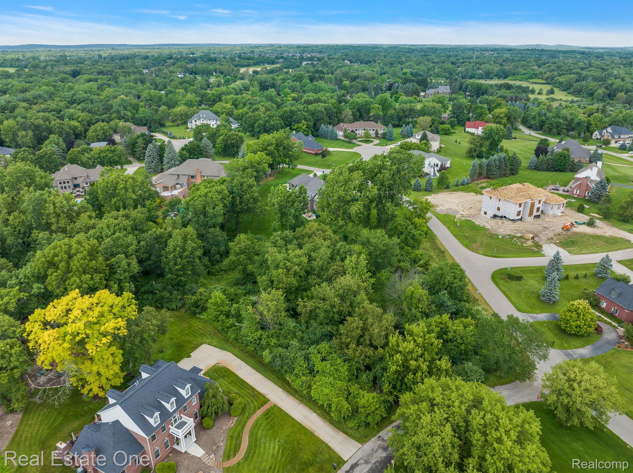 Falling Tree Ct Falling Tree Court Rochester, MI 48306 - Photo 6 of 7 Gallery Image 6