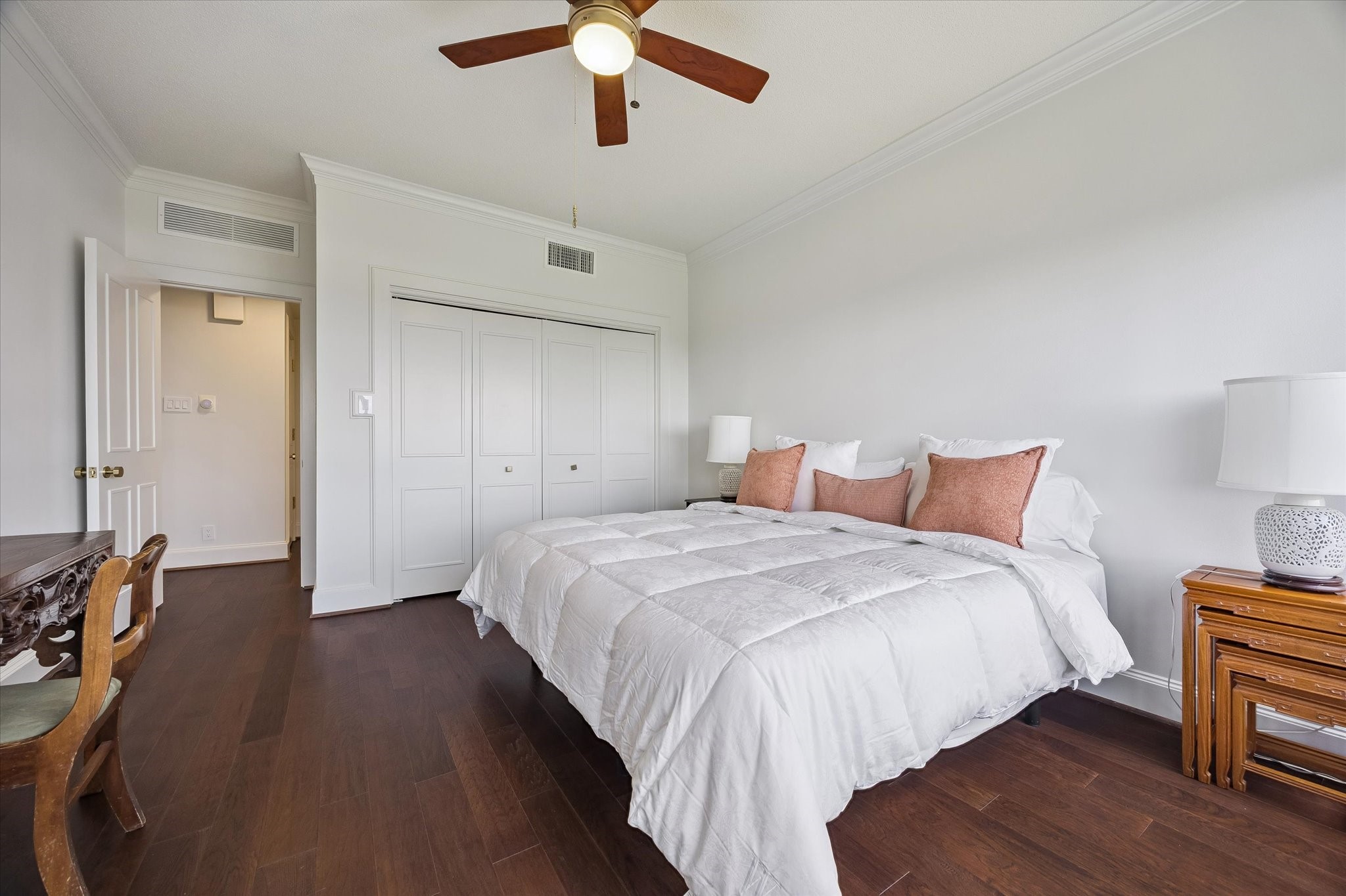 101 Westcott Street, Unit 1202 Houston, TX 77007 - Photo 20 of 40