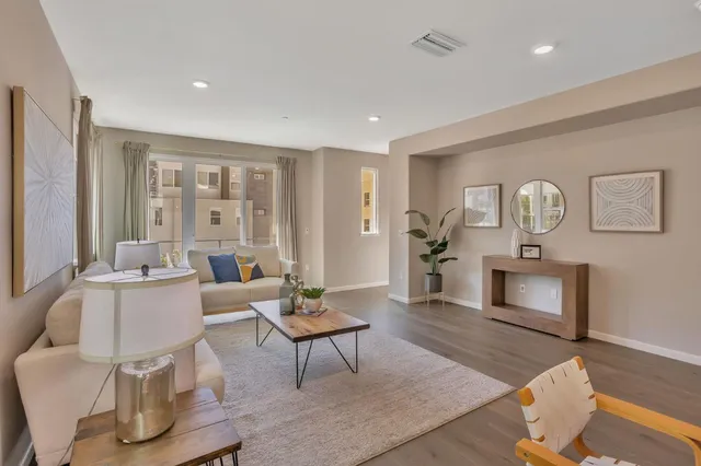 $1,295,000 | 298 Agustin Narvaez Street, Unit 6, San Jose, CA 95136