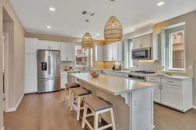 $1,295,000 | 298 Agustin Narvaez Street, Unit 6, San Jose, CA 95136