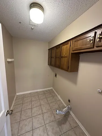 a view of a livingroom with an entryway