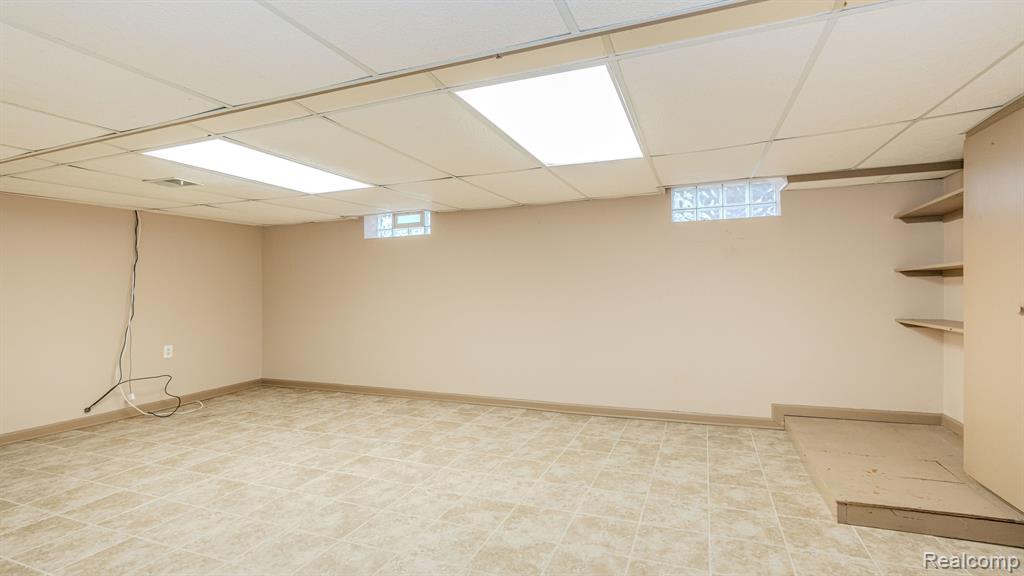 1295 Columbia Road Berkley, MI 48072 - Photo 36 of 53