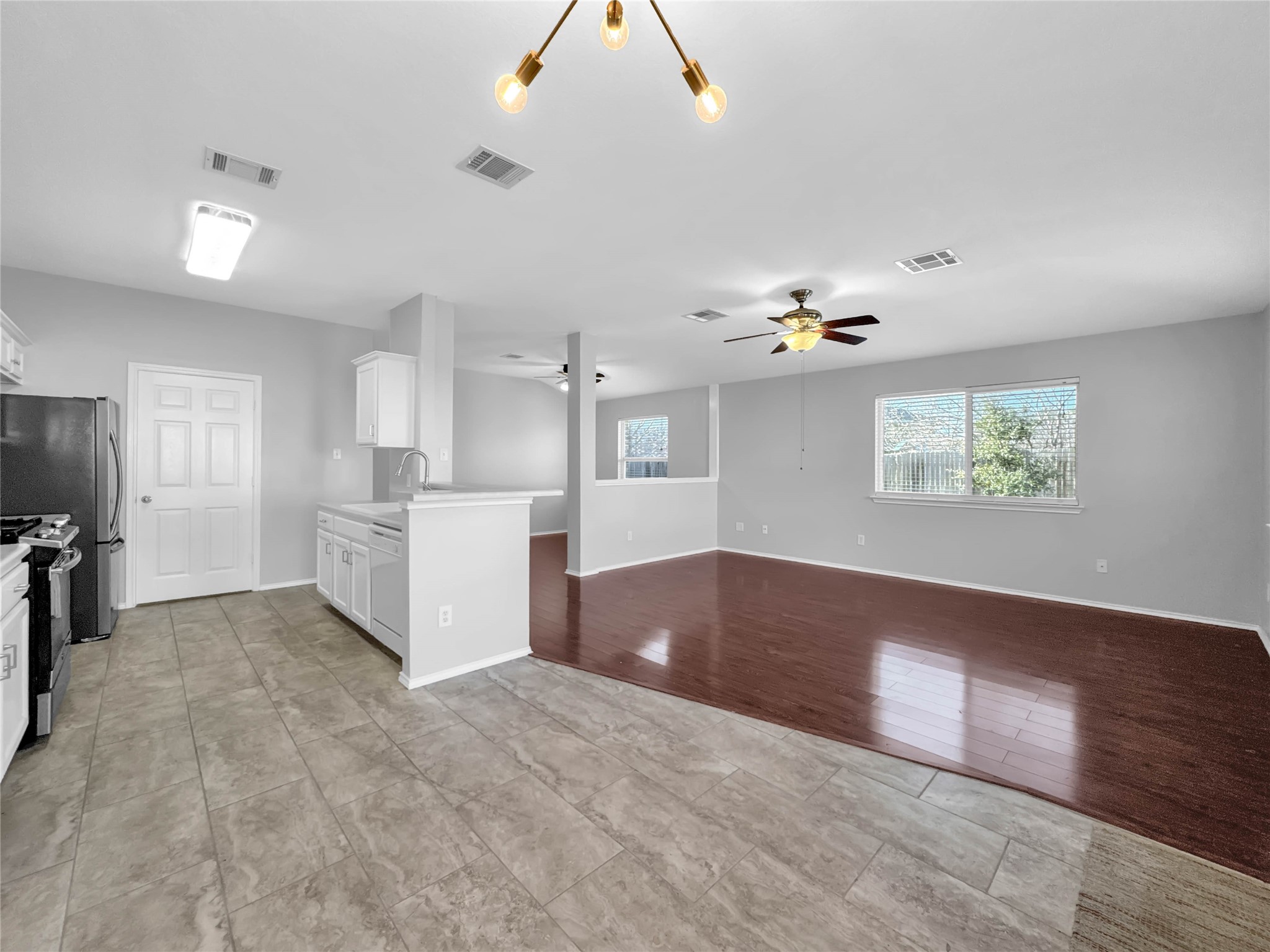 1032 Tudor House Road Pflugerville, TX 78660 - Photo 18 of 32 a view of kitchen and window