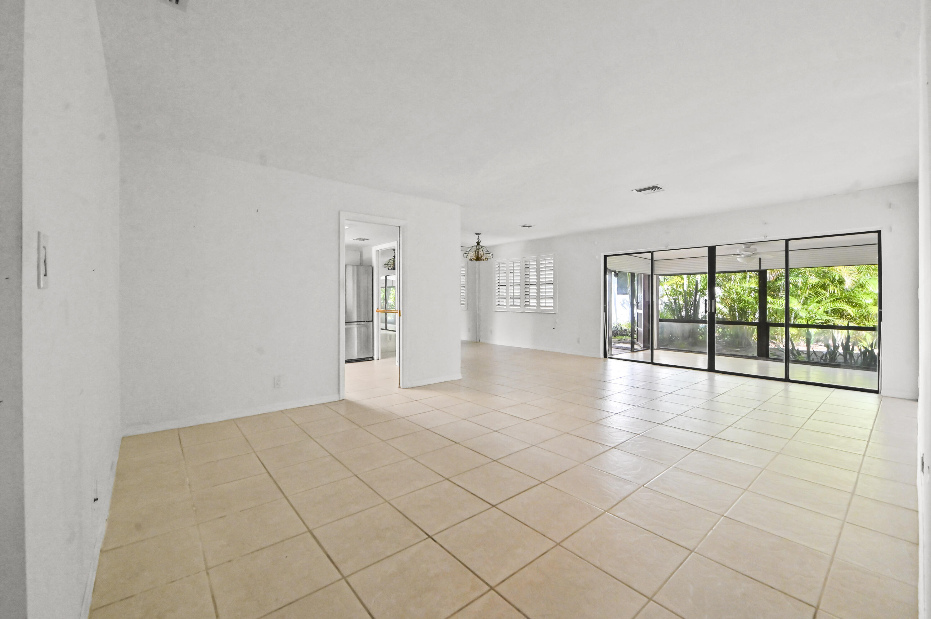 329 Knob Hill Boulevard Boca Raton, FL 33431 - Photo 8 of 35 Living room