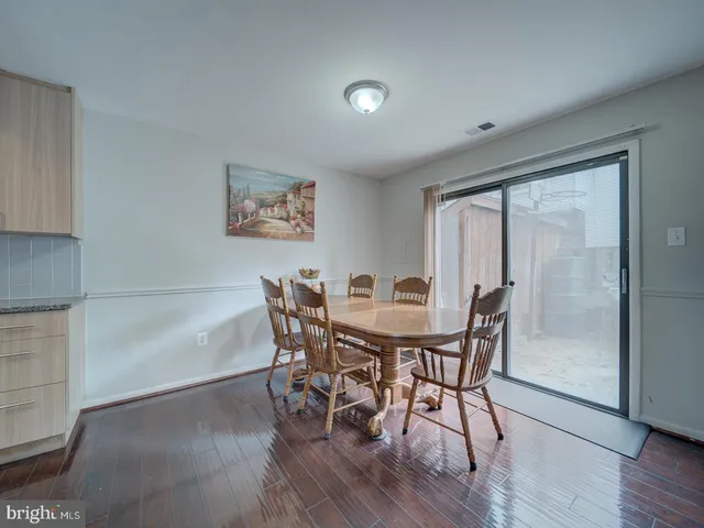 $425,000 | 5674 Oak Tanager Court, Burke, VA 22015