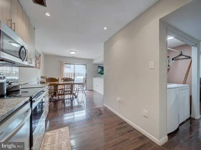 $425,000 | 5674 Oak Tanager Court, Burke, VA 22015