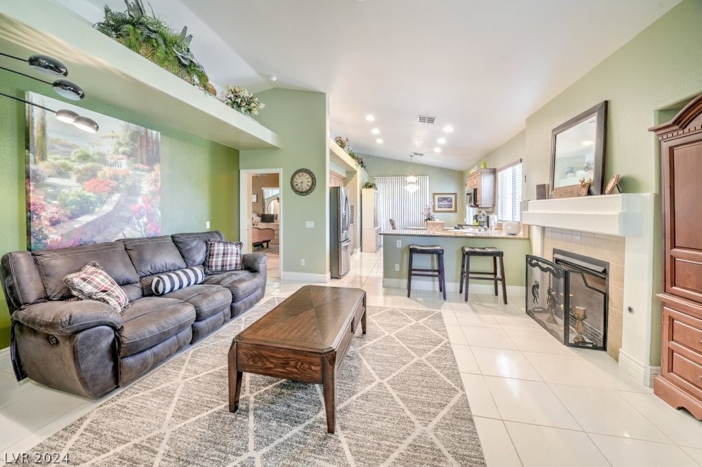 186 Short Ruff Way Las Vegas, NV 89148 - Photo 8 of 43 Gallery Image 8
