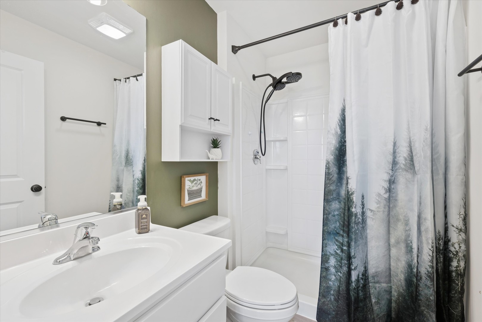 602 Apple Valley Road Harvard, IL 60033 - Photo 17 of 24 a bathroom with a sink a toilet and shower