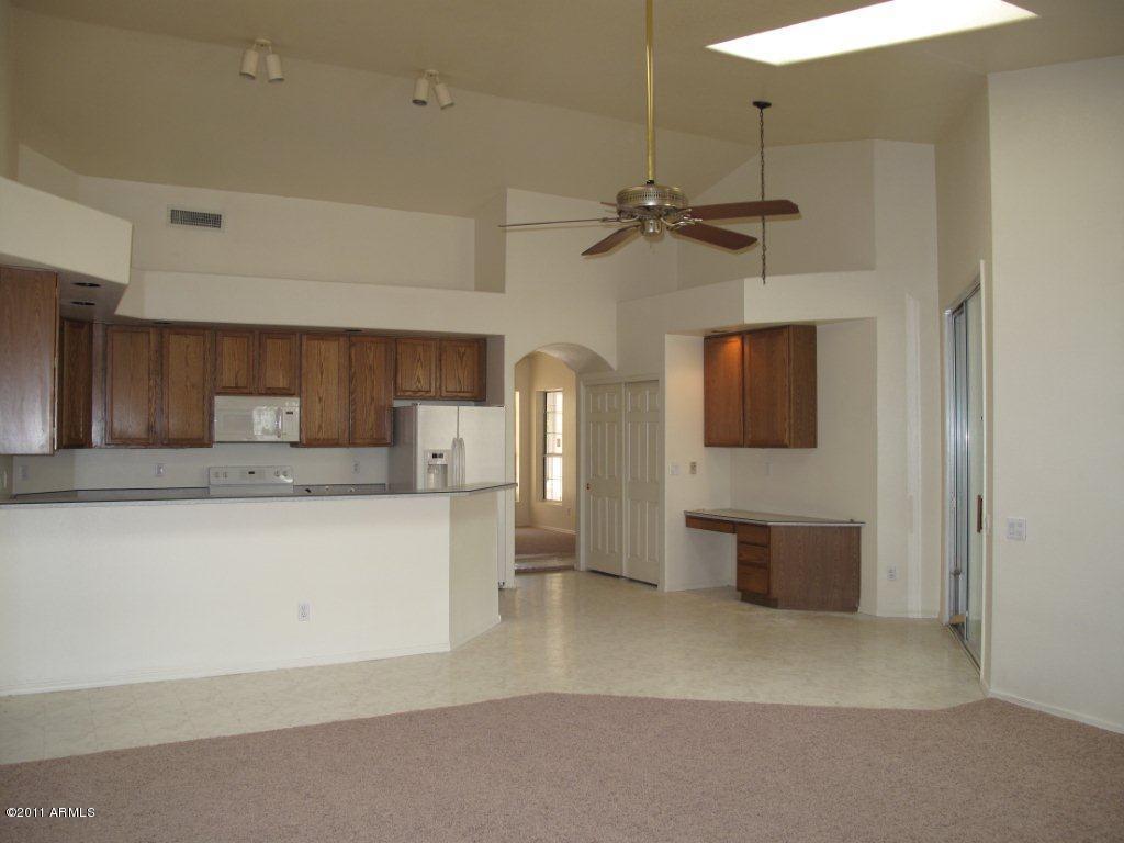 16037 South 38th Way Phoenix, AZ 85048 - Photo 6 of 17 KITCHEN / CASUAL DINING