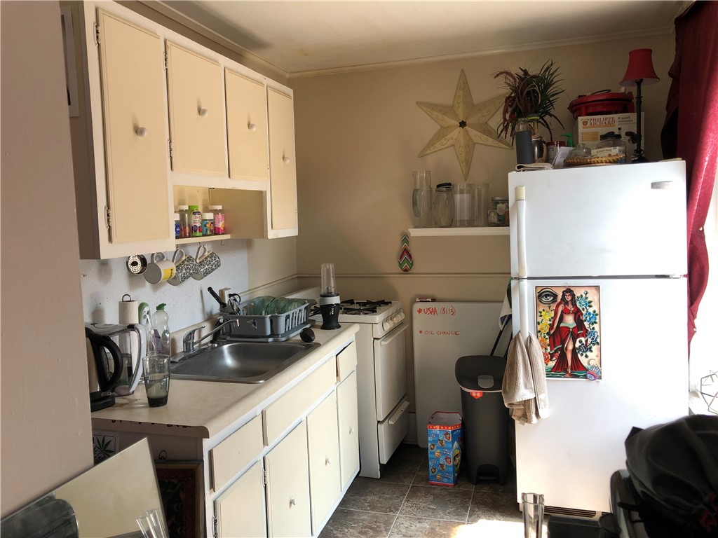 890 South Clinton Avenue, Unit 2 Rochester, NY 14620 - Photo 6 of 9