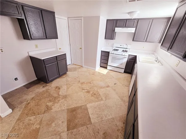 $1,695 | 7525 Hickory Hills Drive, Las Vegas, NV 89130