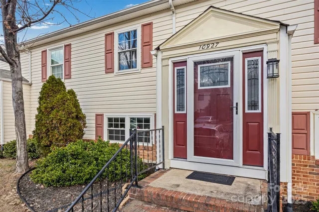 $310,000 | 10927 Hunter Trail Lane, Charlotte, NC 28226