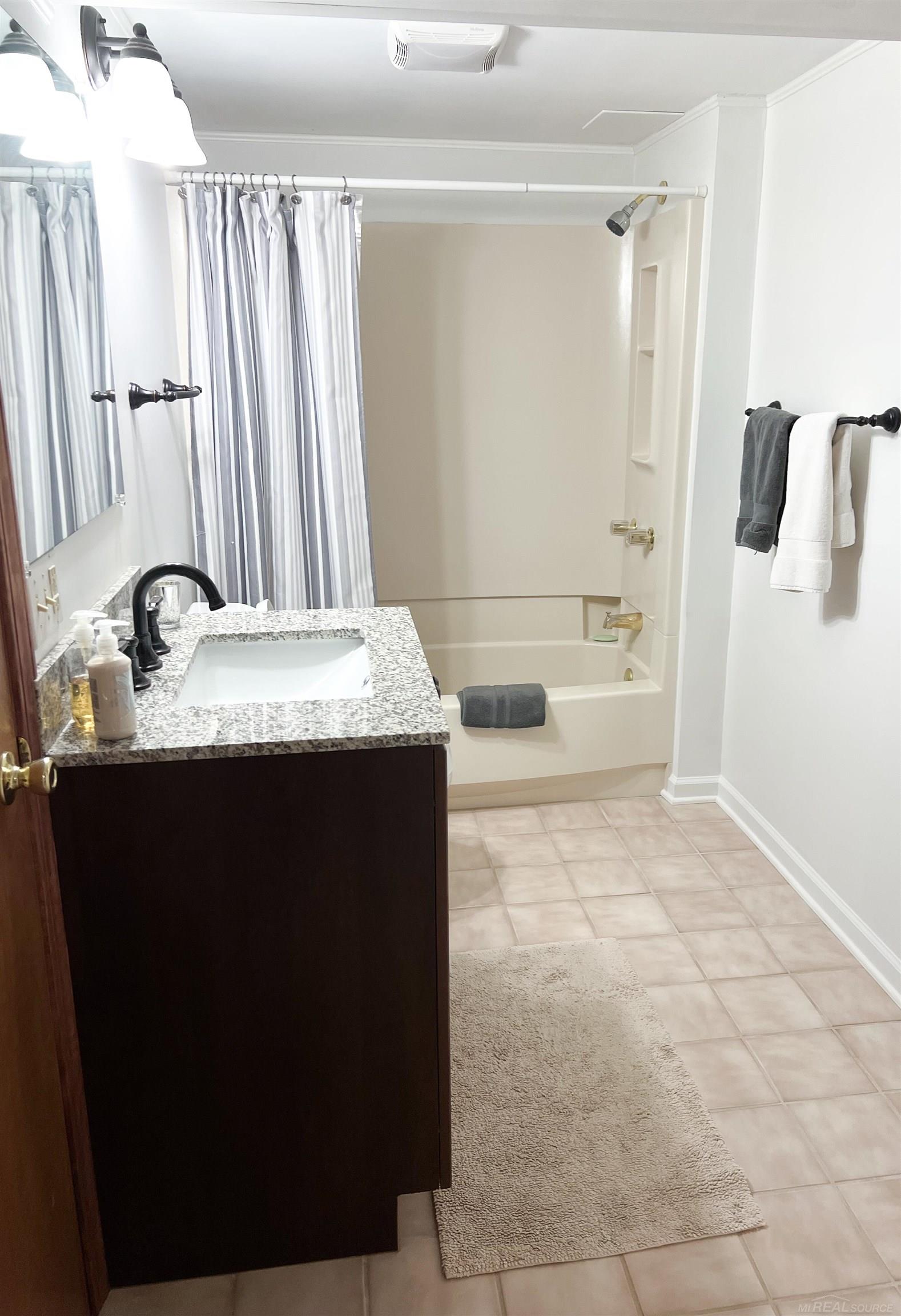 763 East Brookwood Rochester Hills Rochester, MI 48309 - Photo 53 of 60