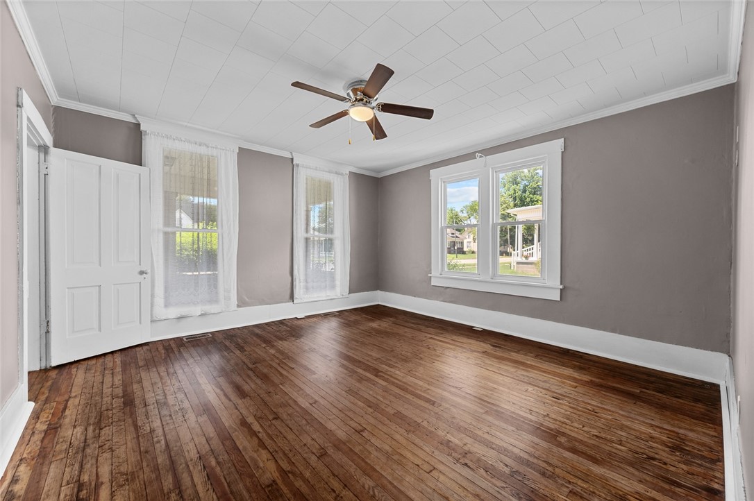 702 North Main Street Paris, IL 61944 - Photo 8 of 37
