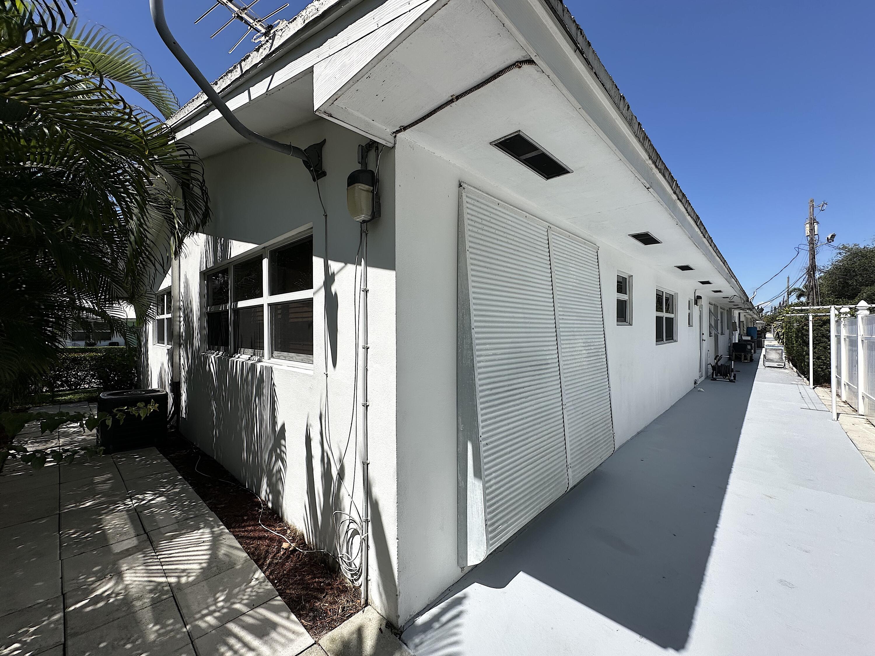 728 Ridge Road, Unit 35 Lantana, FL 33462 - Photo 27 of 35 a view of entryway