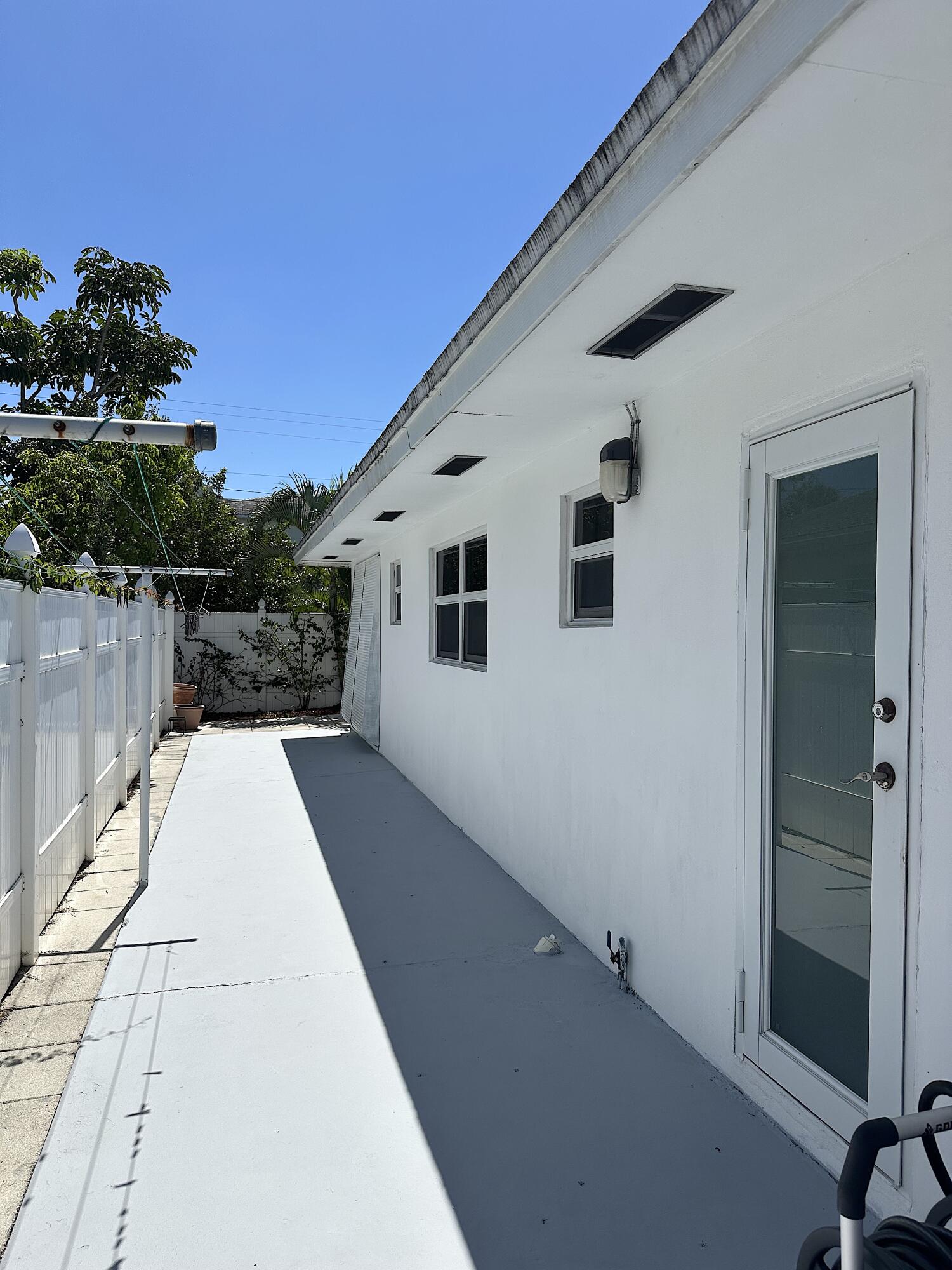 728 Ridge Road, Unit 35 Lantana, FL 33462 - Photo 34 of 35 a view of a balcony