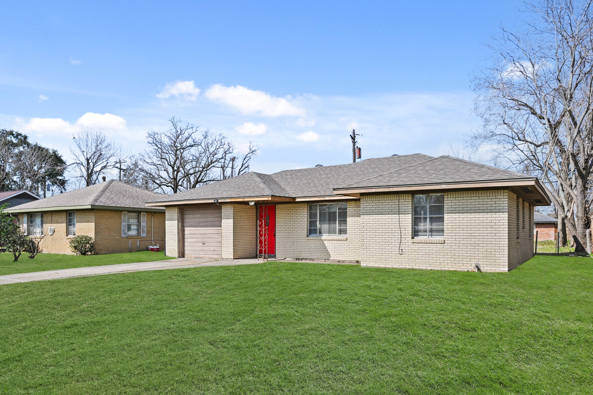 8829 Woodlyn Road Houston, TX 77078 - Photo 2 of 16