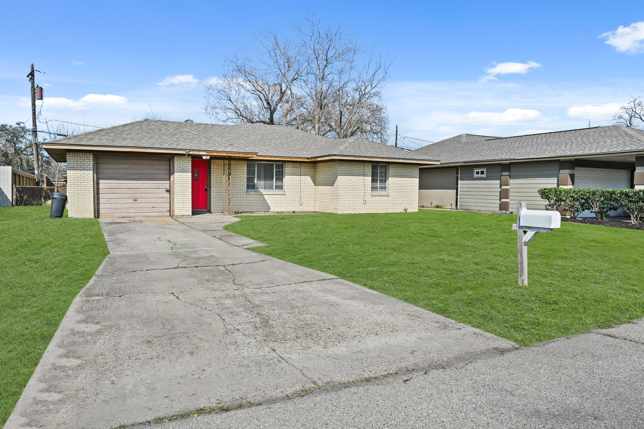 8829 Woodlyn Road Houston, TX 77078 - Photo 3 of 16