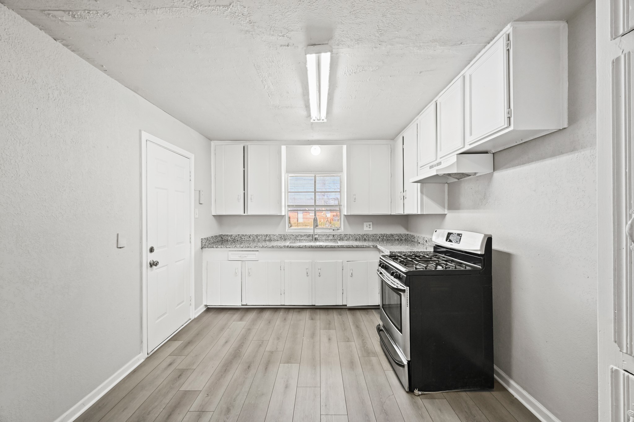 8829 Woodlyn Road Houston, TX 77078 - Photo 6 of 16