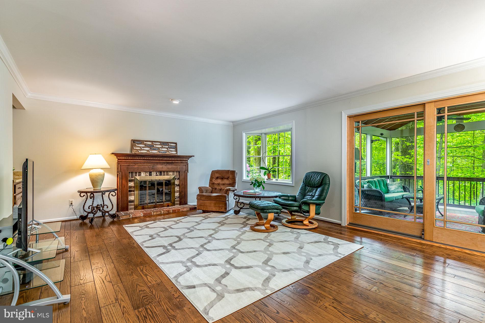 1954 Barton Hill Road Reston, VA 20191 - Photo 17 of 48
