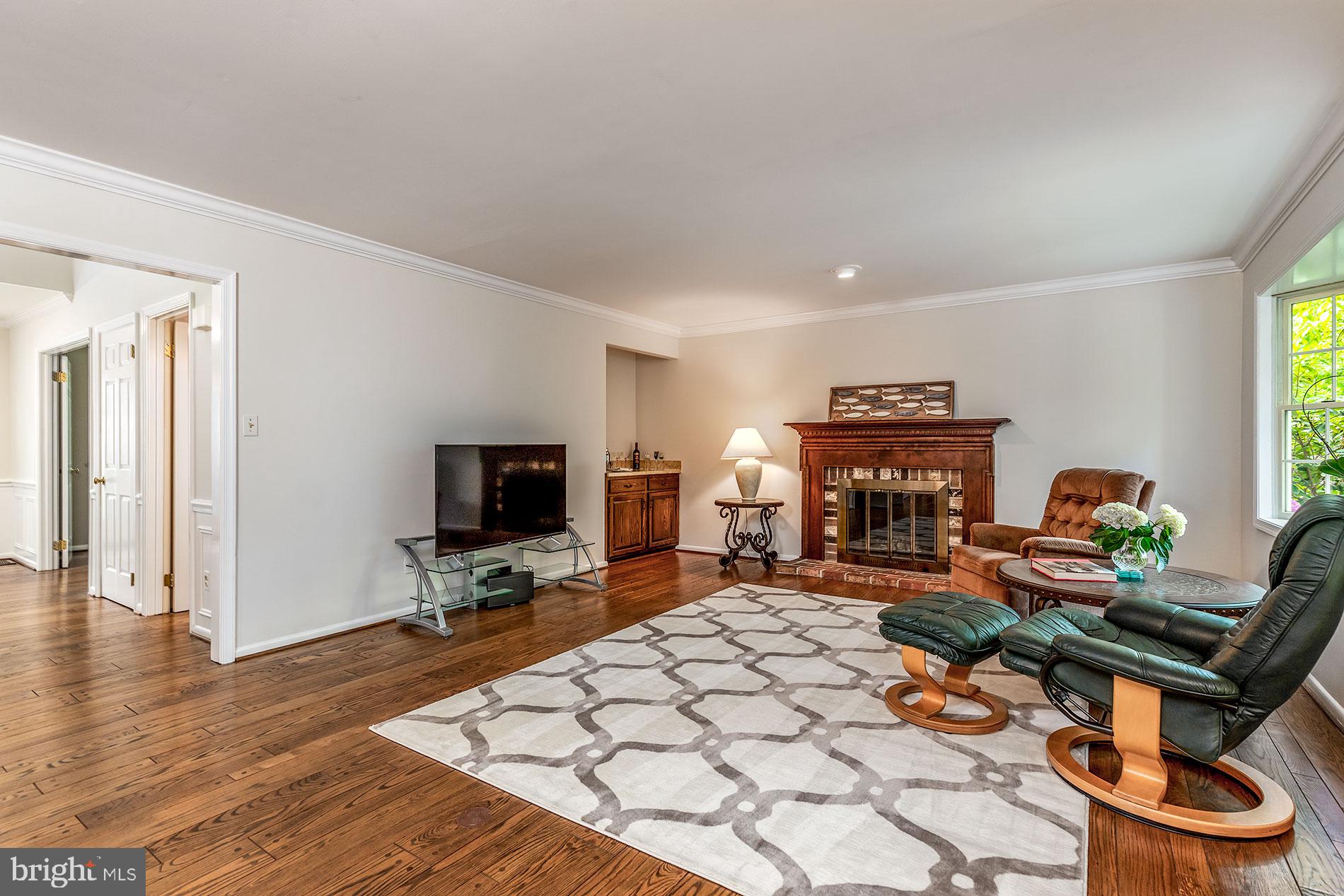 1954 Barton Hill Road Reston, VA 20191 - Photo 18 of 48