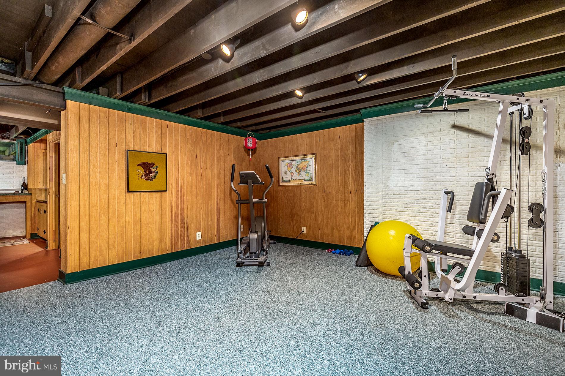 1954 Barton Hill Road Reston, VA 20191 - Photo 29 of 48