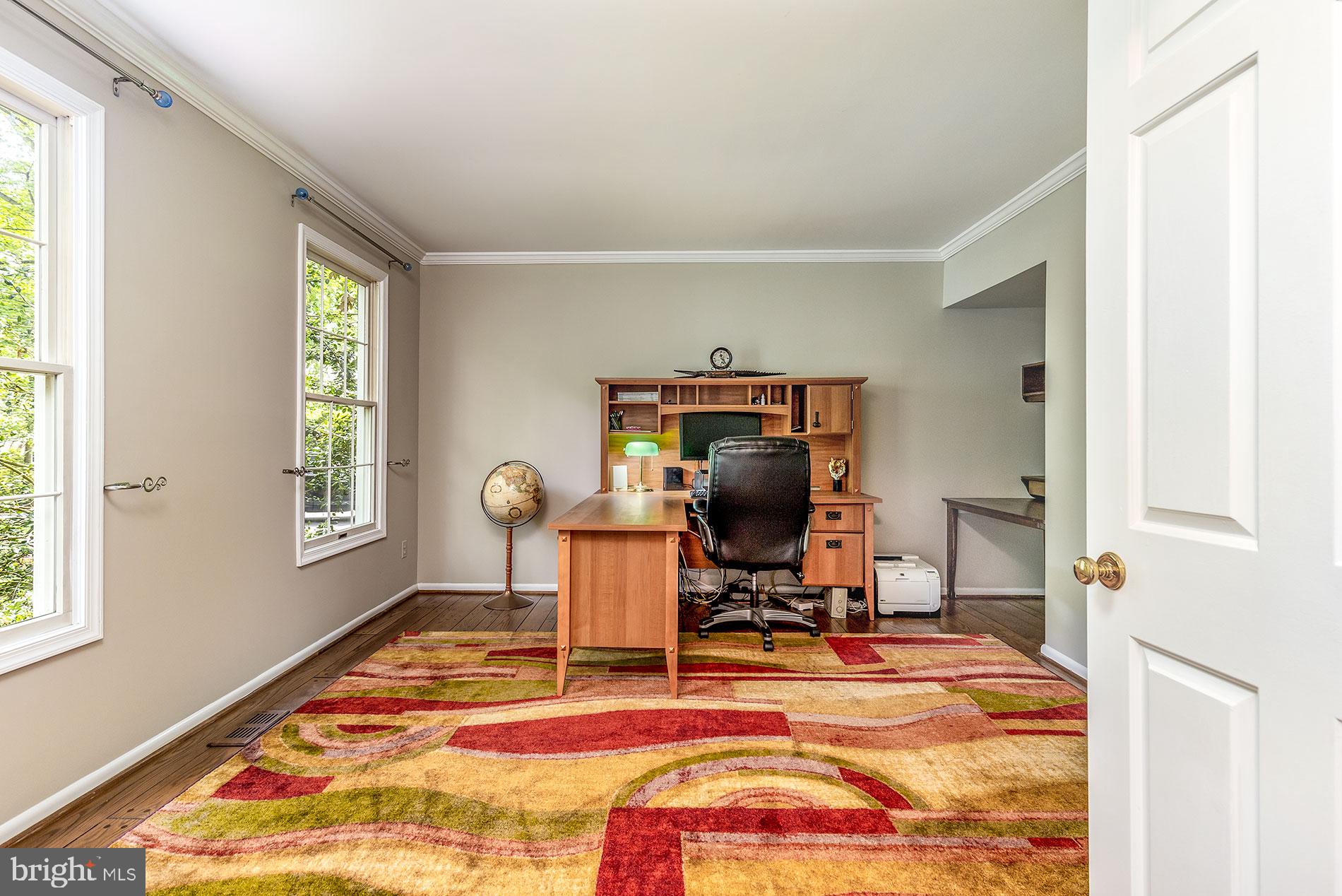 1954 Barton Hill Road Reston, VA 20191 - Photo 4 of 48