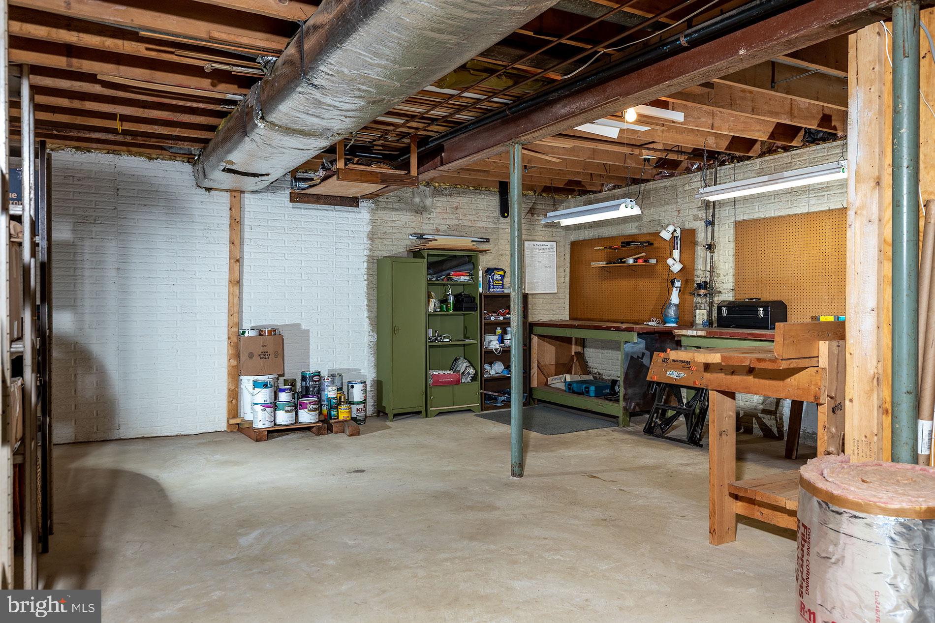 1954 Barton Hill Road Reston, VA 20191 - Photo 32 of 48