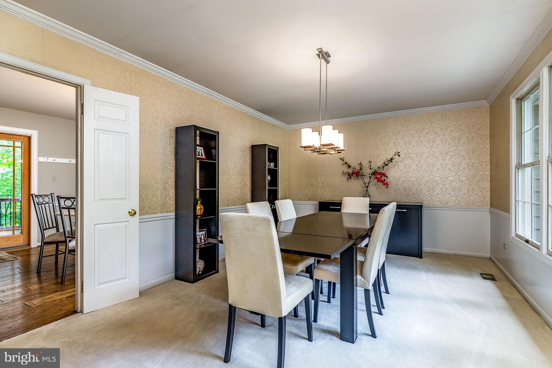 1954 Barton Hill Road Reston, VA 20191 - Photo 7 of 48
