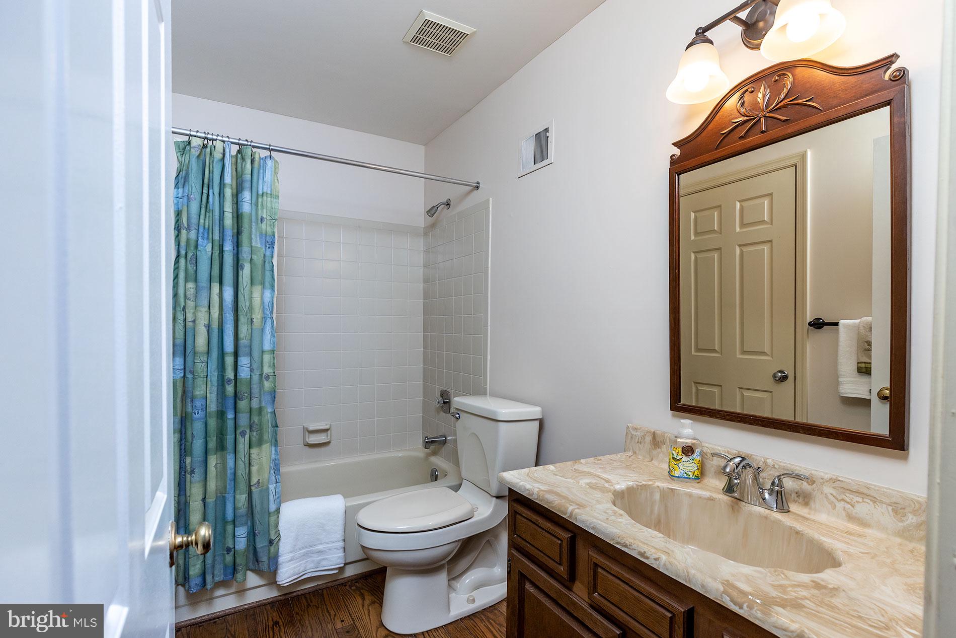 1954 Barton Hill Road Reston, VA 20191 - Photo 9 of 48
