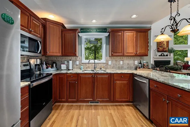 $709,000 | 679 Pedlars Edge Drive, Wintergreen, VA 22967