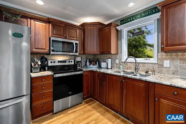 $709,000 | 679 Pedlars Edge Drive, Wintergreen, VA 22967