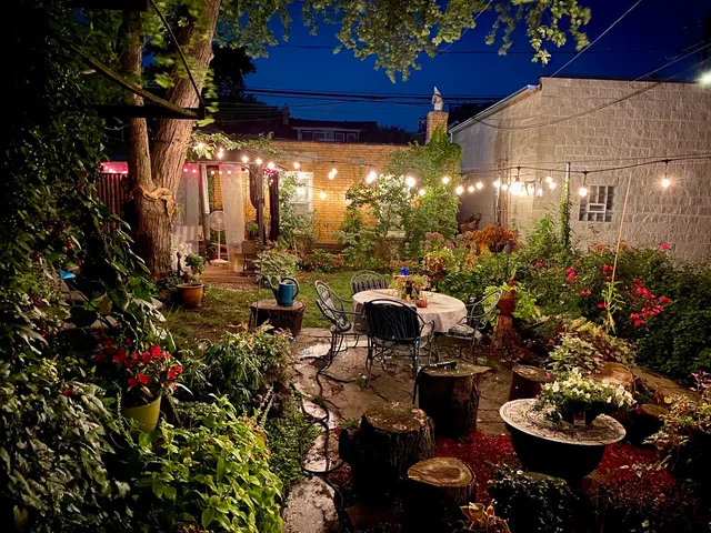 $2,400 | 3078 North Davlin Court, Unit 2, Chicago, IL 60618