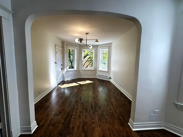 $2,400 | 3078 North Davlin Court, Unit 2, Chicago, IL 60618