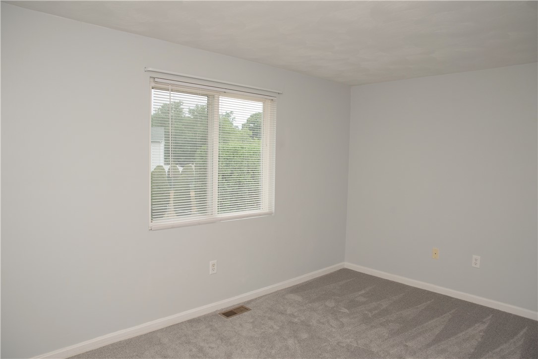 87 Leon E Whipple Road Warwick, RI 02886 - Photo 15 of 30 Gallery Image 15