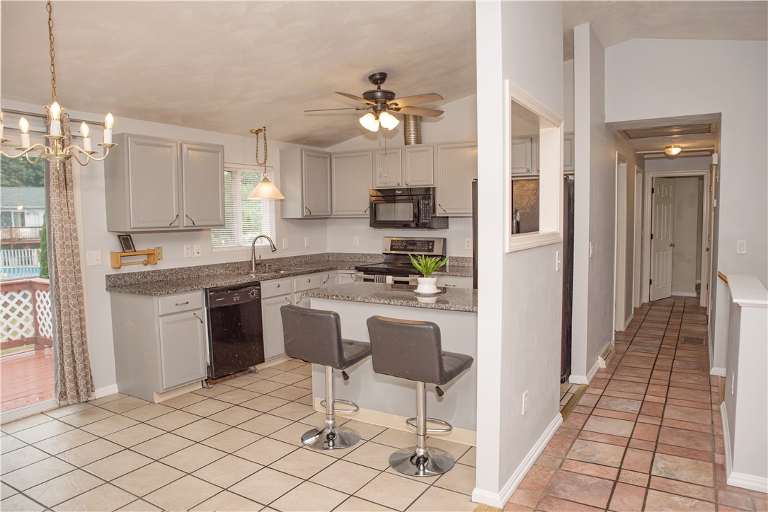 87 Leon E Whipple Road Warwick, RI 02886 - Photo 3 of 30 Gallery Image 3