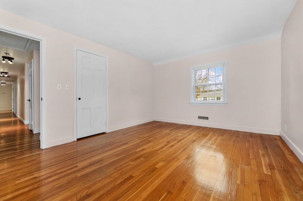 3 Dukes Road Wellesley, MA 02481 - Photo 19 of 34 Gallery Image 19
