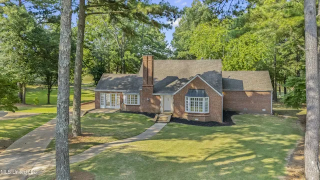 $390,000 | 521 Gwen Road, Senatobia, MS 38668