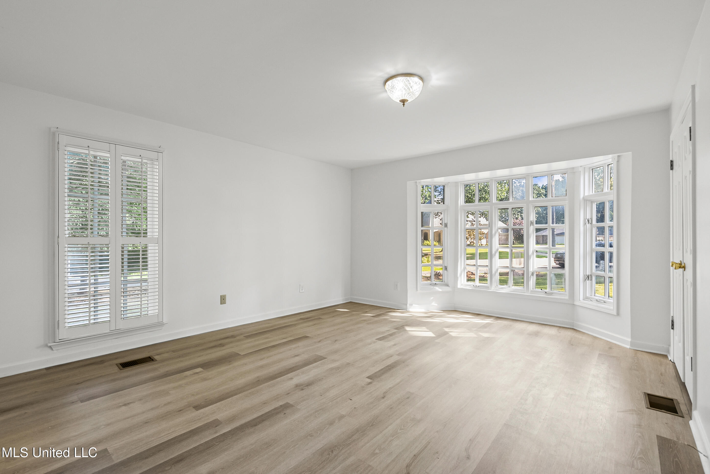 521 Gwen Road Senatobia, MS 38668 - Photo 16 of 37 16_dsc05208