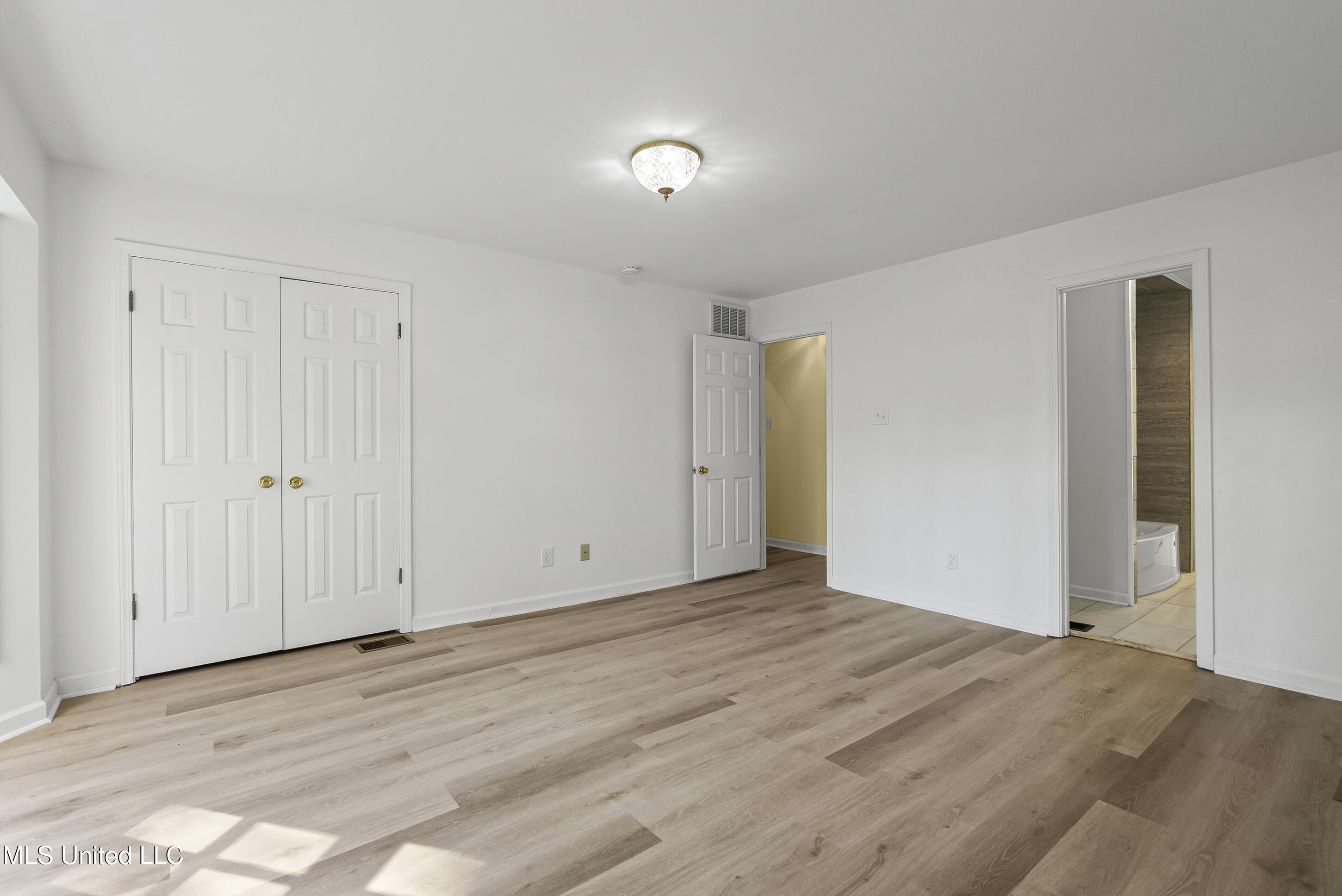 521 Gwen Road Senatobia, MS 38668 - Photo 17 of 37 17_dsc05213