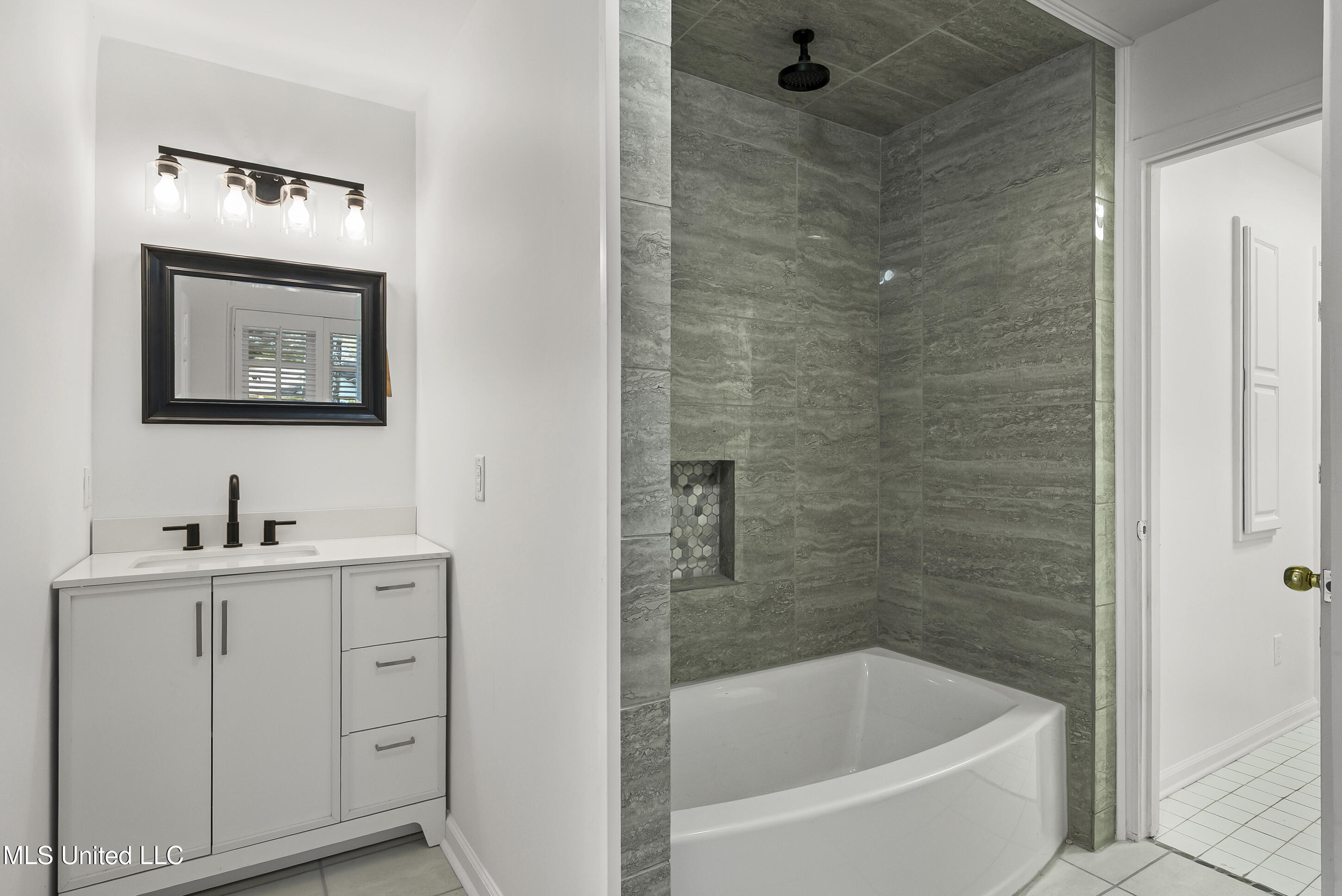 521 Gwen Road Senatobia, MS 38668 - Photo 18 of 37 18_dsc05218