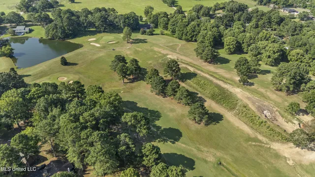 $365,000 | 521 Gwen Road, Senatobia, MS 38668