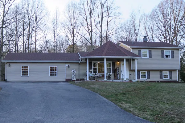 $325,000 | 267 Simmons Street, Spencer, TN 38585