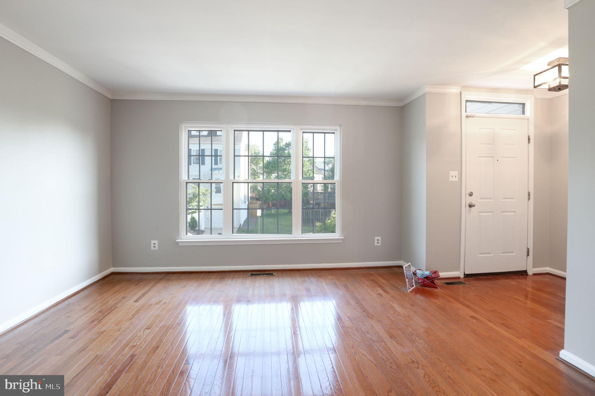 45550 Whitcomb Square Sterling, VA 20166 - Photo 3 of 19