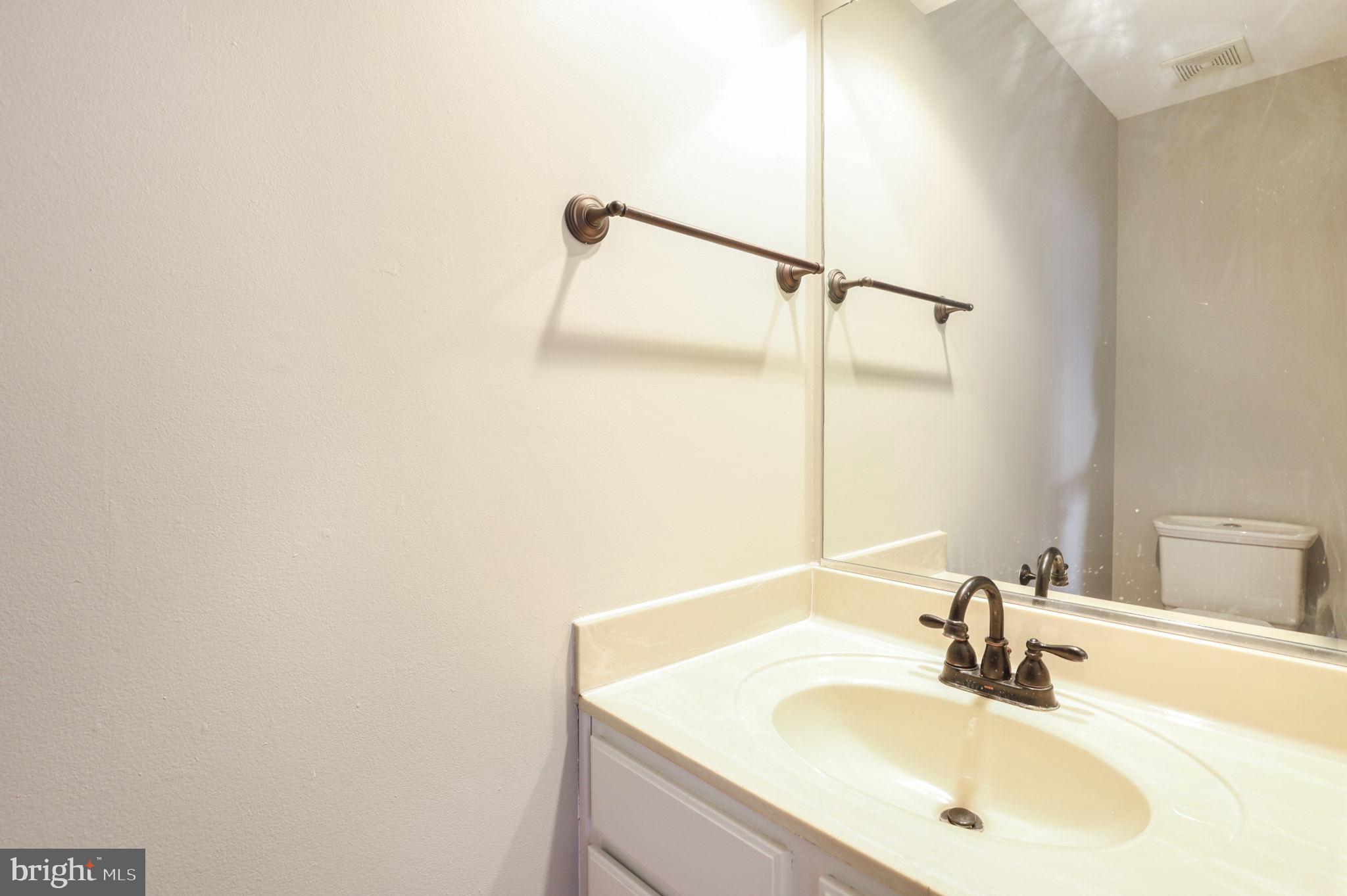 45550 Whitcomb Square Sterling, VA 20166 - Photo 4 of 19